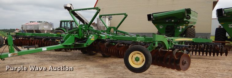 image for item DC0248 2013 John Deere 2623VT vertical tillage