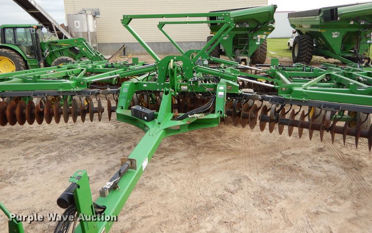 image for item DC0248 2013 John Deere 2623VT vertical tillage