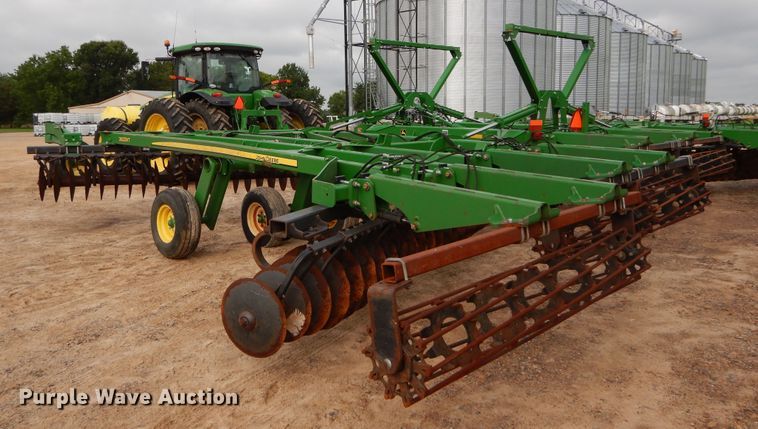image for item DC0248 2013 John Deere 2623VT vertical tillage