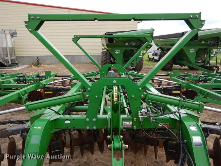 image for item DC0248 2013 John Deere 2623VT vertical tillage
