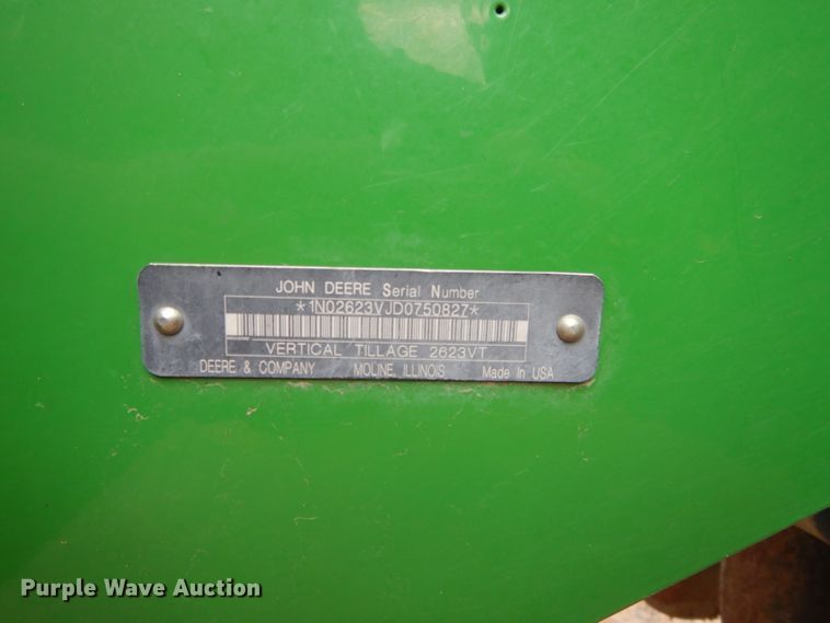 image for item DC0248 2013 John Deere 2623VT vertical tillage