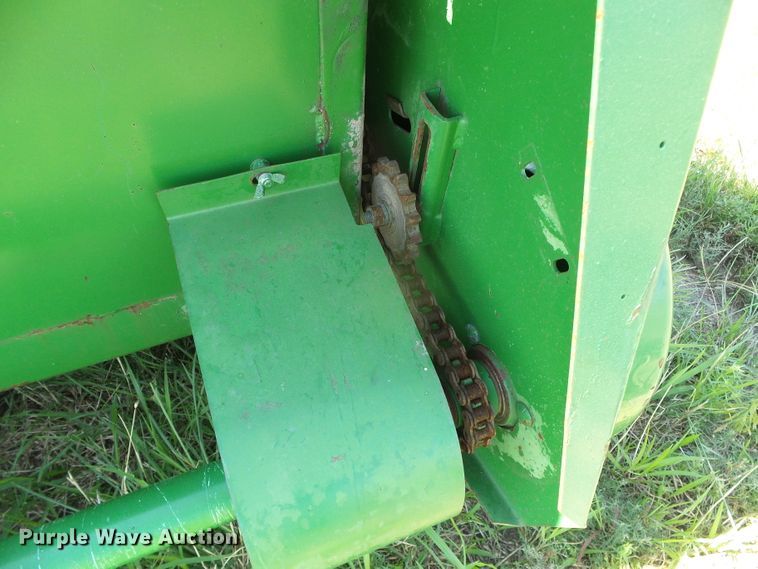 image for item DC5076 John Deere 653 all-crop head