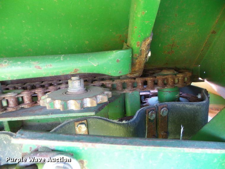 image for item DC5076 John Deere 653 all-crop head