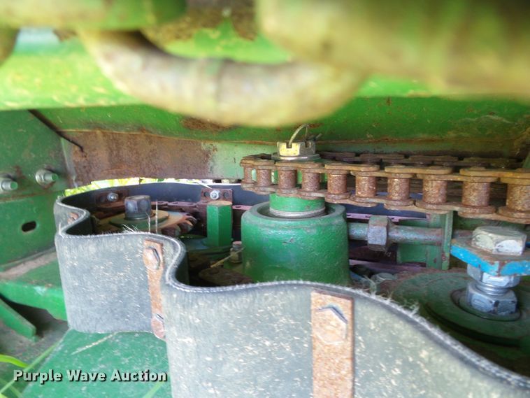 image for item DC5076 John Deere 653 all-crop head