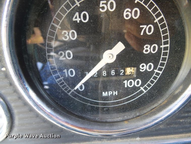 image for item DC5081 1973 Ford F700 grain truck