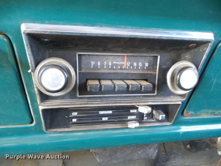 image for item DC5081 1973 Ford F700 grain truck