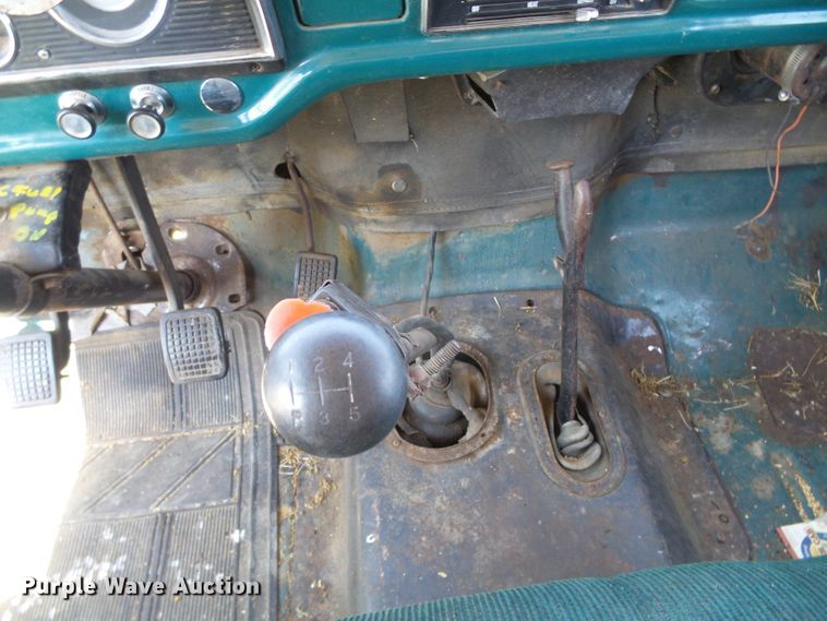 image for item DC5081 1973 Ford F700 grain truck