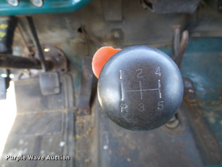 image for item DC5081 1973 Ford F700 grain truck