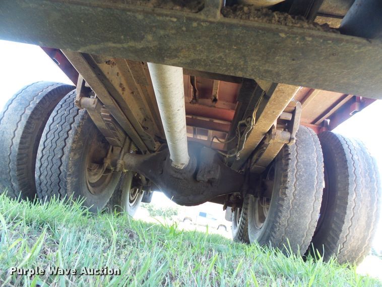 image for item DC5081 1973 Ford F700 grain truck