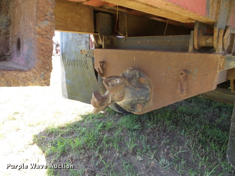 image for item DC5081 1973 Ford F700 grain truck