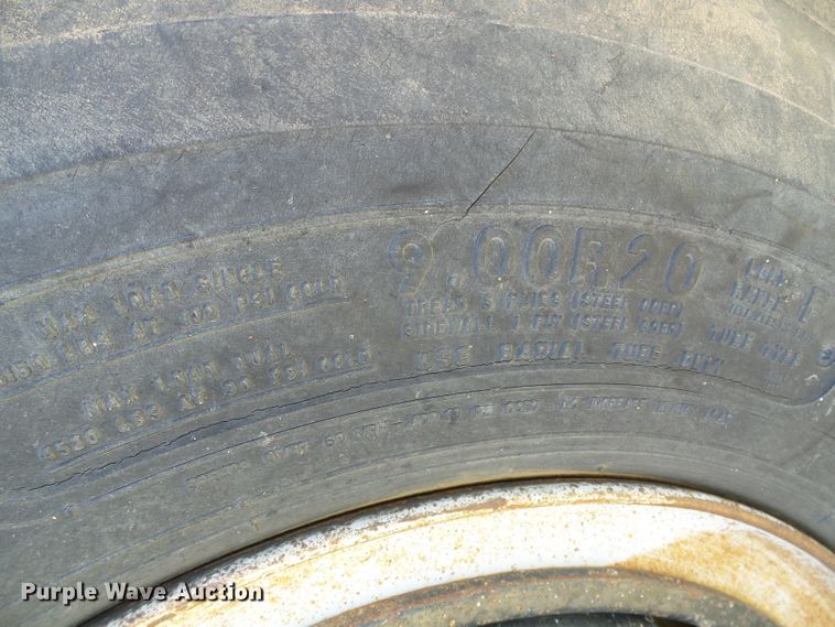 image for item DC5081 1973 Ford F700 grain truck