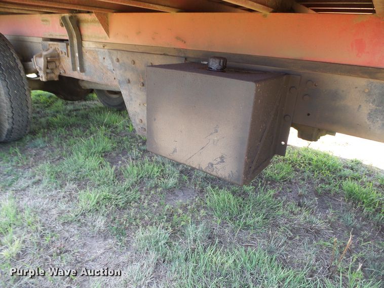image for item DC5081 1973 Ford F700 grain truck
