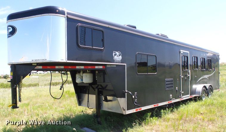 image for item DC5087 2017 Bison Coach horse trailer