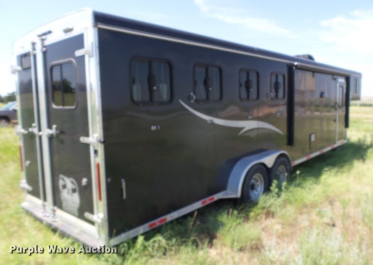 image for item DC5087 2017 Bison Coach horse trailer