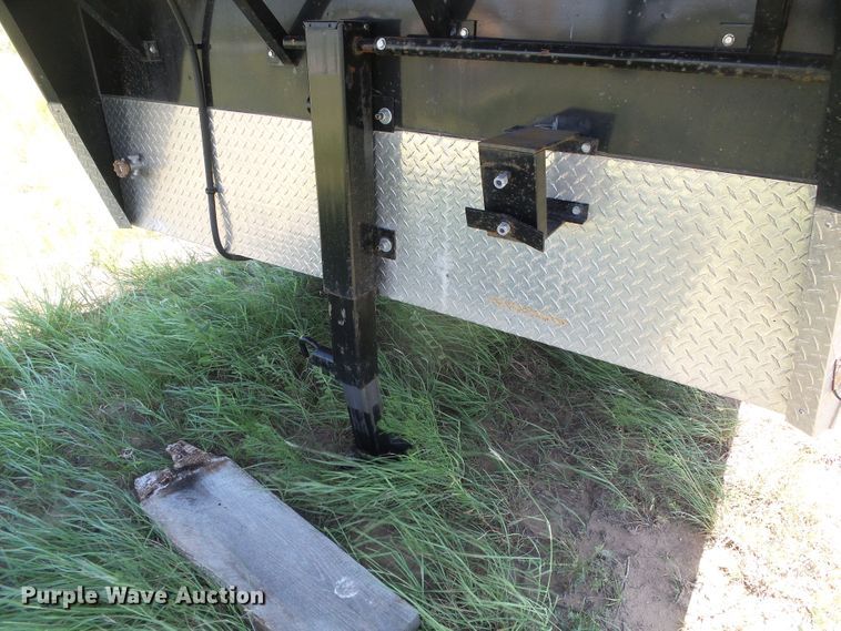 image for item DC5087 2017 Bison Coach horse trailer