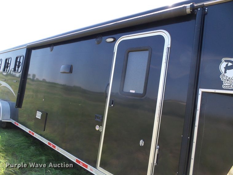 image for item DC5087 2017 Bison Coach horse trailer