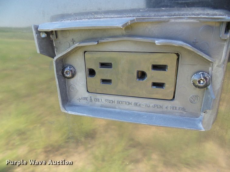 image for item DC5087 2017 Bison Coach horse trailer