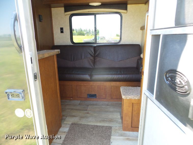 image for item DC5087 2017 Bison Coach horse trailer