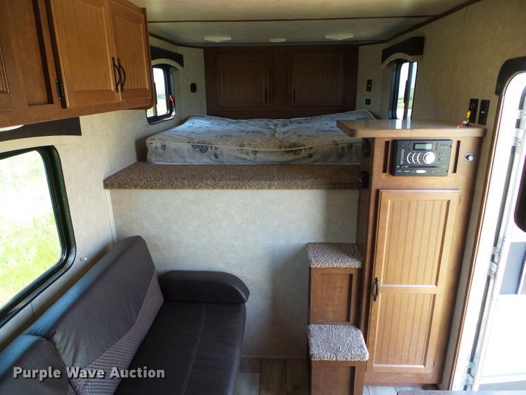 image for item DC5087 2017 Bison Coach horse trailer