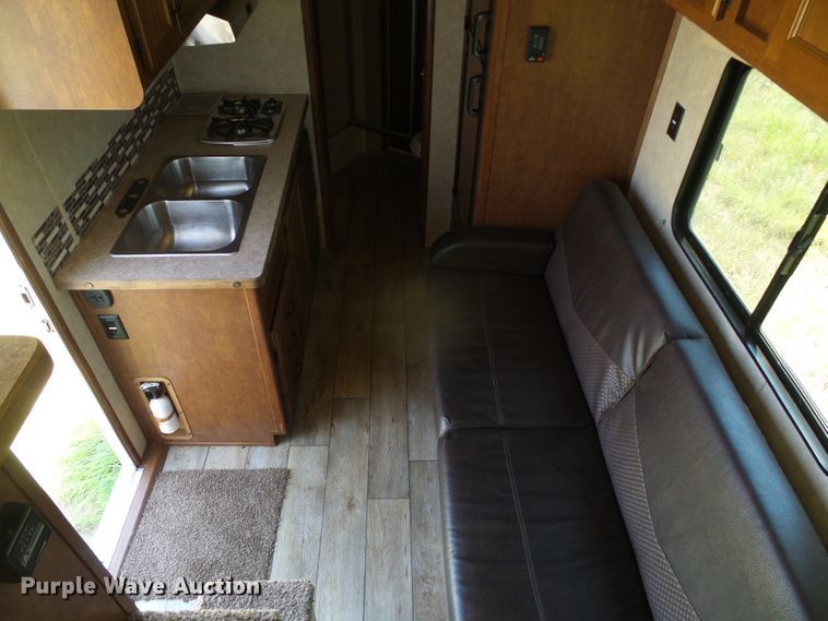 image for item DC5087 2017 Bison Coach horse trailer