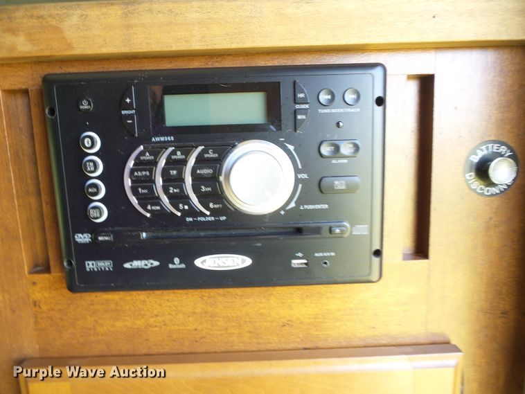 image for item DC5087 2017 Bison Coach horse trailer