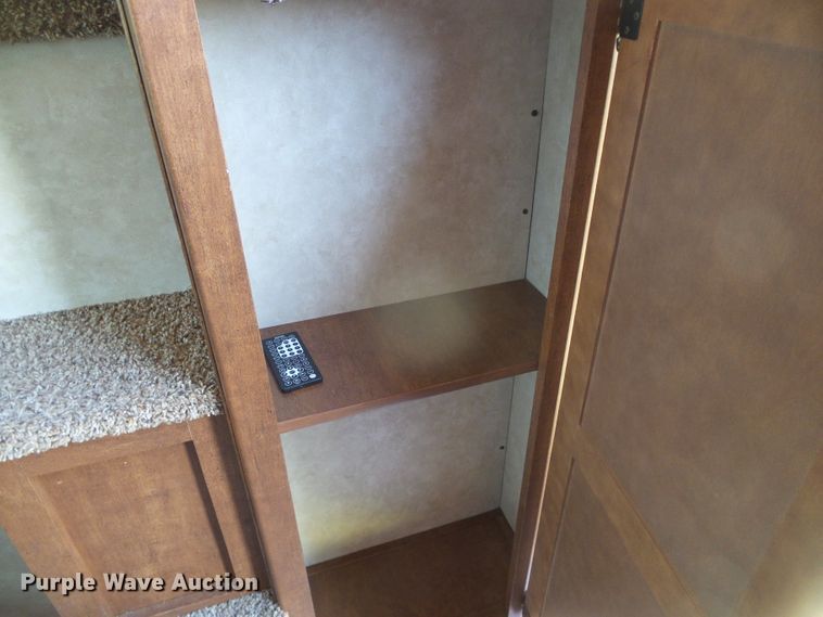 image for item DC5087 2017 Bison Coach horse trailer