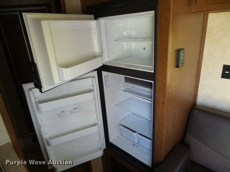 image for item DC5087 2017 Bison Coach horse trailer