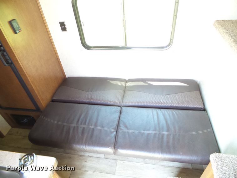 image for item DC5087 2017 Bison Coach horse trailer