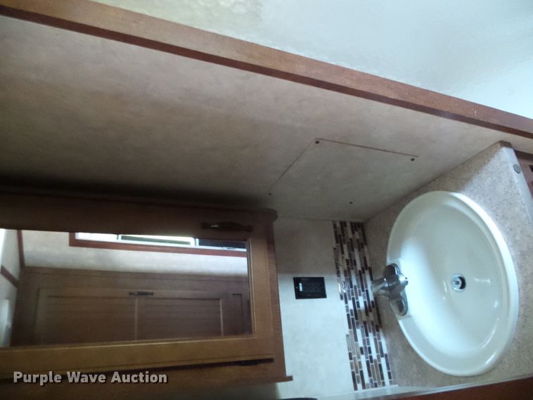 image for item DC5087 2017 Bison Coach horse trailer