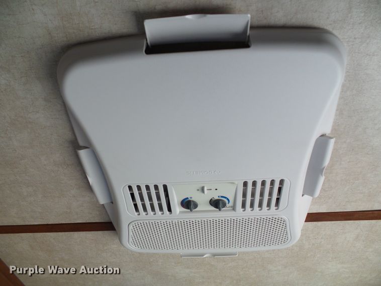 image for item DC5087 2017 Bison Coach horse trailer