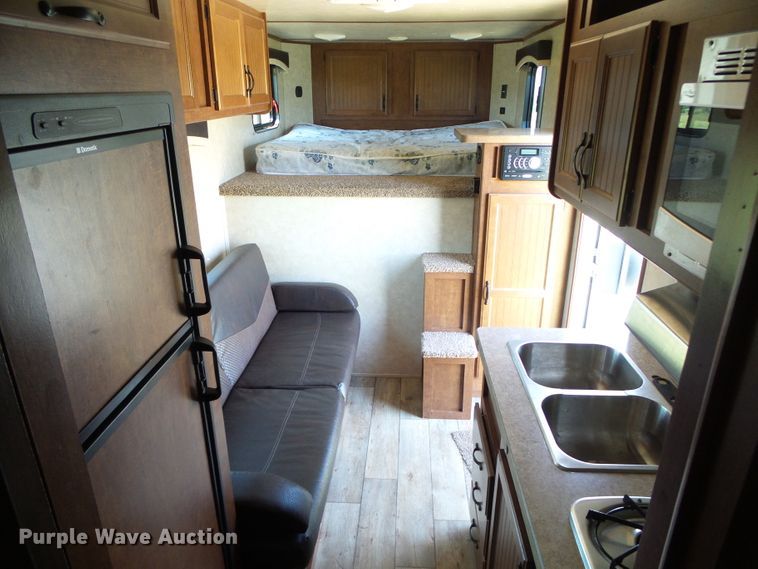 image for item DC5087 2017 Bison Coach horse trailer