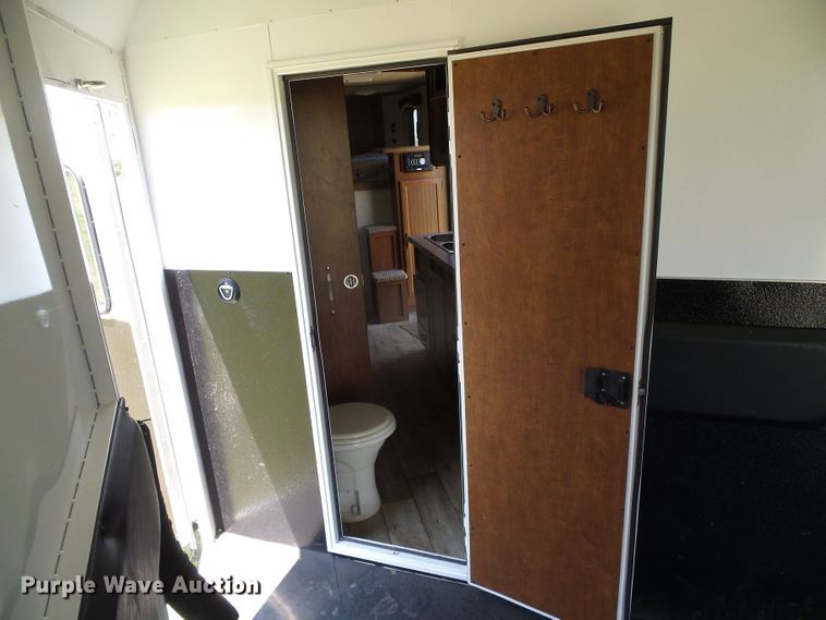 image for item DC5087 2017 Bison Coach horse trailer