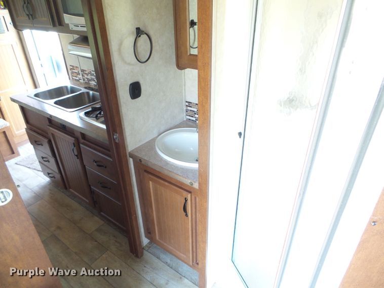 image for item DC5087 2017 Bison Coach horse trailer