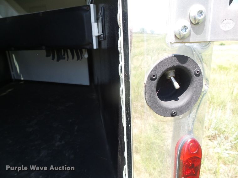 image for item DC5087 2017 Bison Coach horse trailer