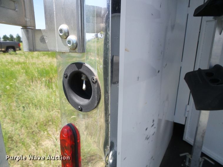 image for item DC5087 2017 Bison Coach horse trailer