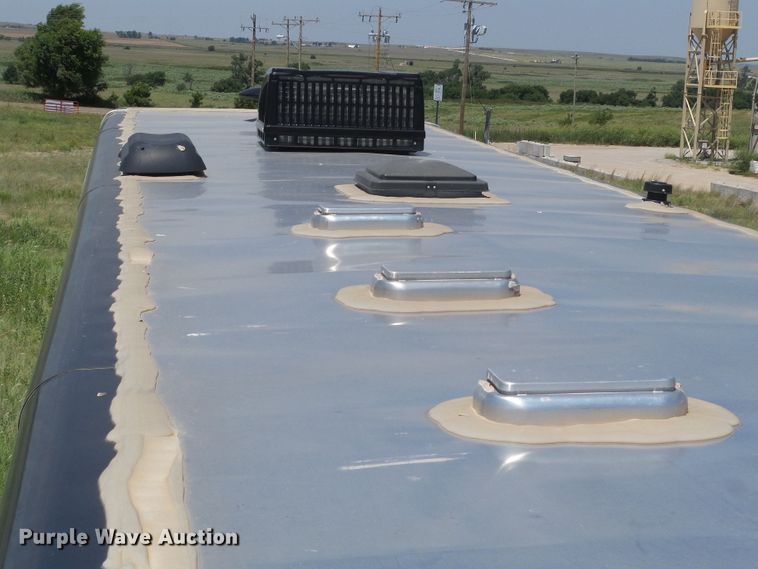 image for item DC5087 2017 Bison Coach horse trailer