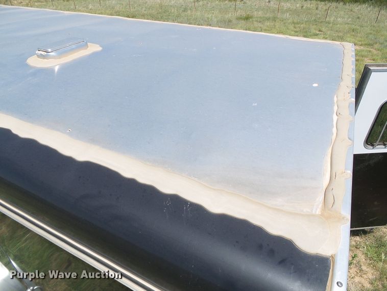 image for item DC5087 2017 Bison Coach horse trailer