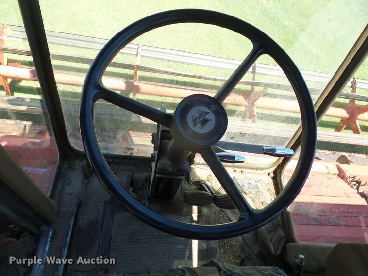 image for item DC5093 1985 Massey-Ferguson 860 combine