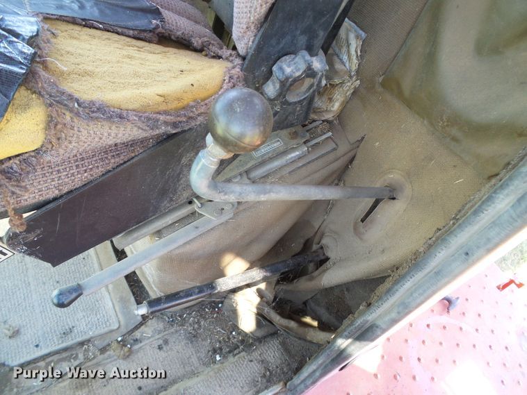 image for item DC5093 1985 Massey-Ferguson 860 combine