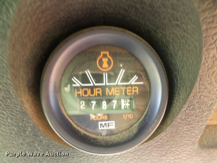 image for item DC5093 1985 Massey-Ferguson 860 combine