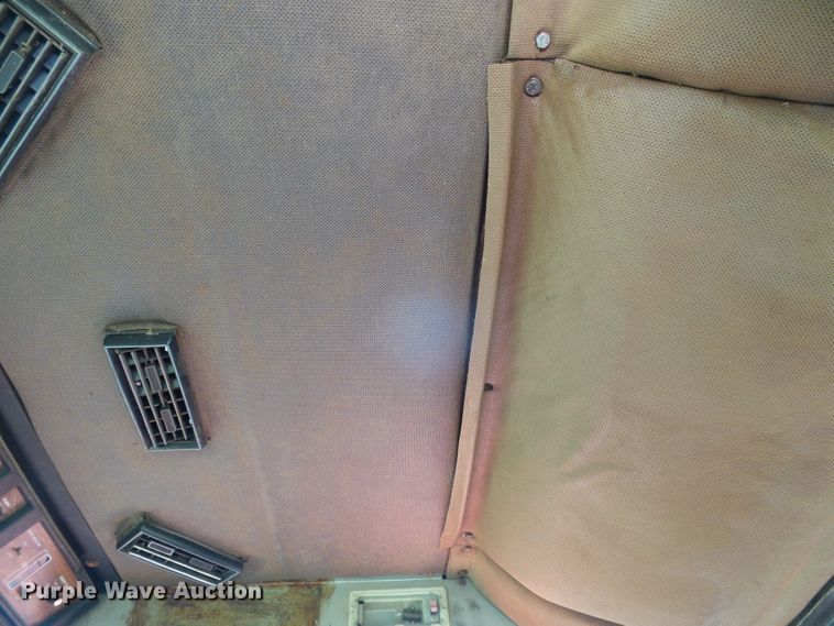 image for item DC5093 1985 Massey-Ferguson 860 combine