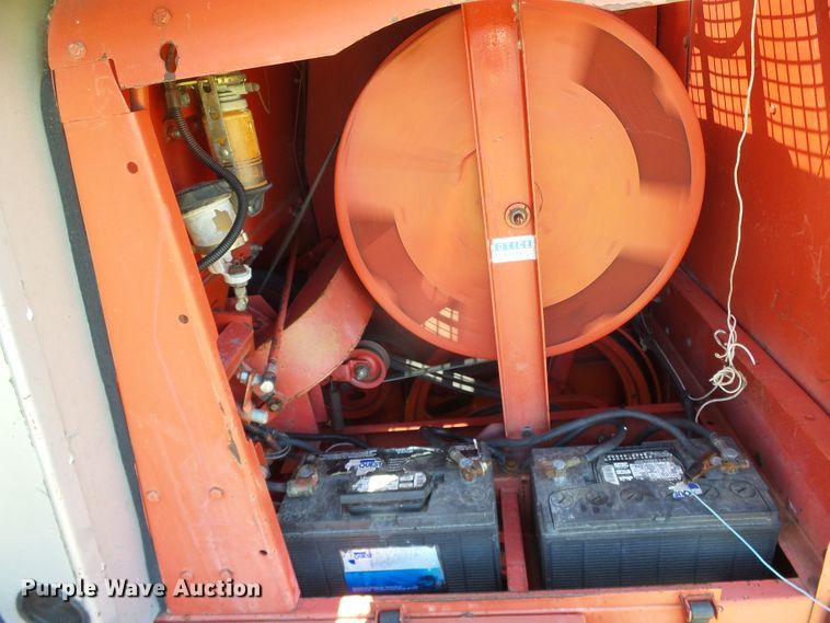 image for item DC5093 1985 Massey-Ferguson 860 combine