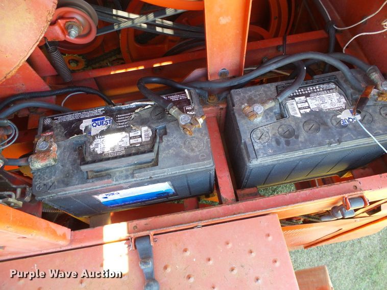 image for item DC5093 1985 Massey-Ferguson 860 combine