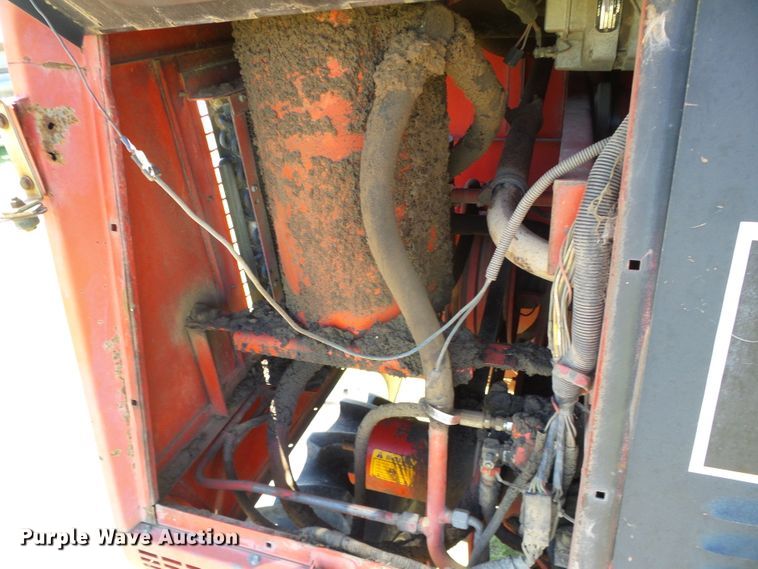 image for item DC5093 1985 Massey-Ferguson 860 combine