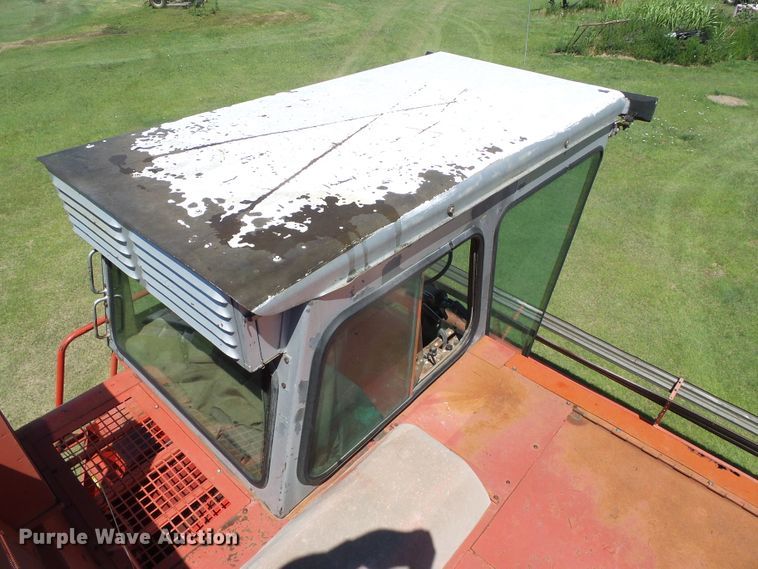 image for item DC5093 1985 Massey-Ferguson 860 combine