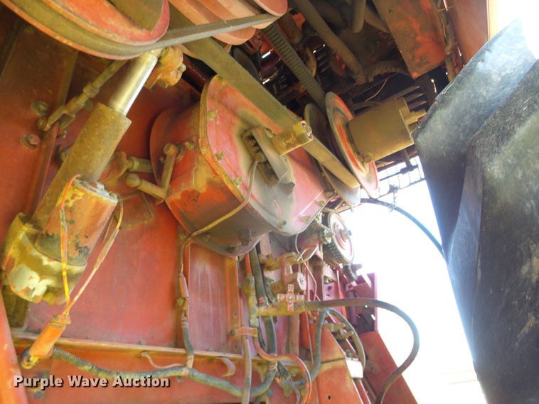 image for item DC5093 1985 Massey-Ferguson 860 combine