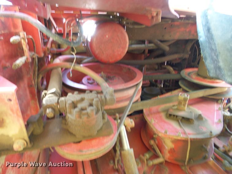 image for item DC5093 1985 Massey-Ferguson 860 combine