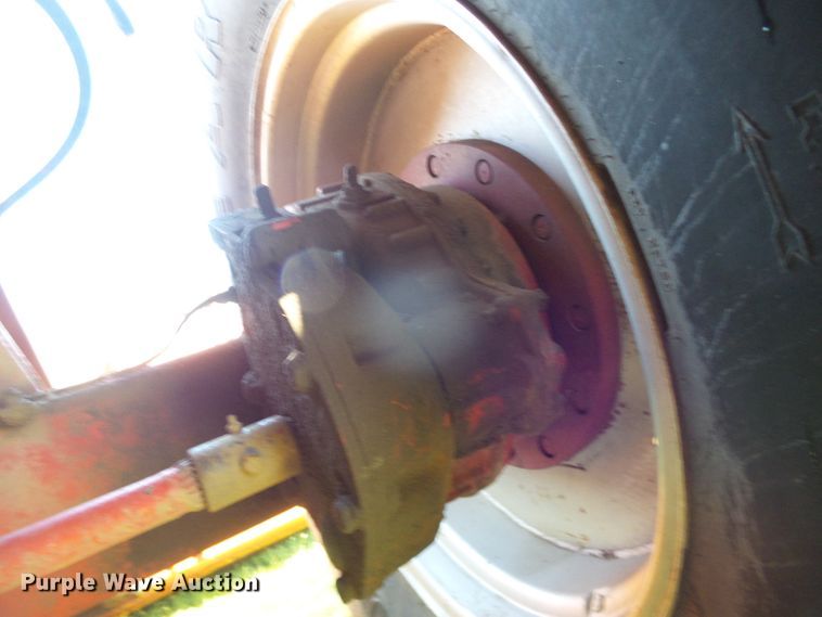 image for item DC5093 1985 Massey-Ferguson 860 combine