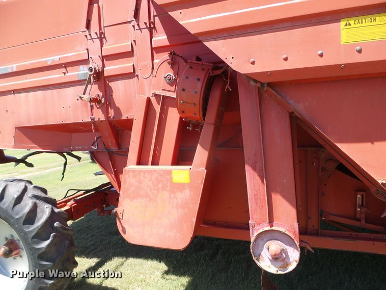 image for item DC5093 1985 Massey-Ferguson 860 combine