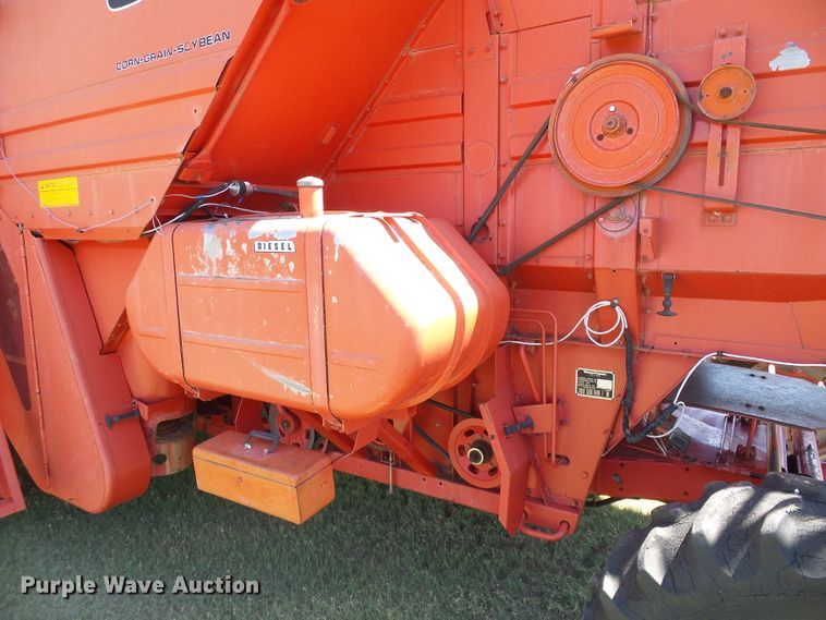 image for item DC5093 1985 Massey-Ferguson 860 combine